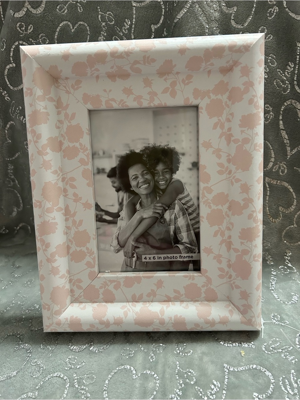 NWT New View Gifts, Pink Floral 4x6”, Resin Picture Frame
